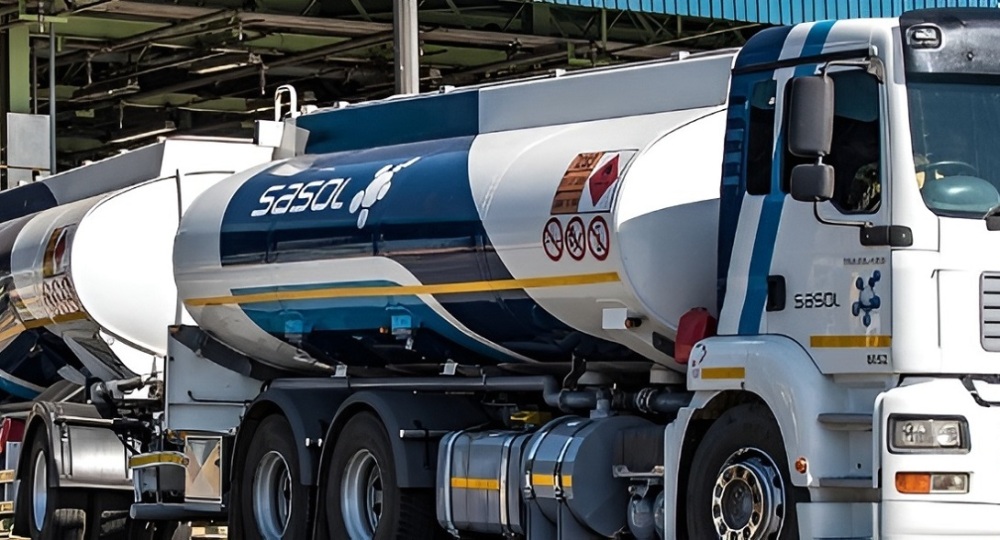 Sasol prévoit une production initiale de 1 à 2 millions de litres, avant d’atteindre 16 millions L en 2027 et jusqu’à 100 millions L en 2030.