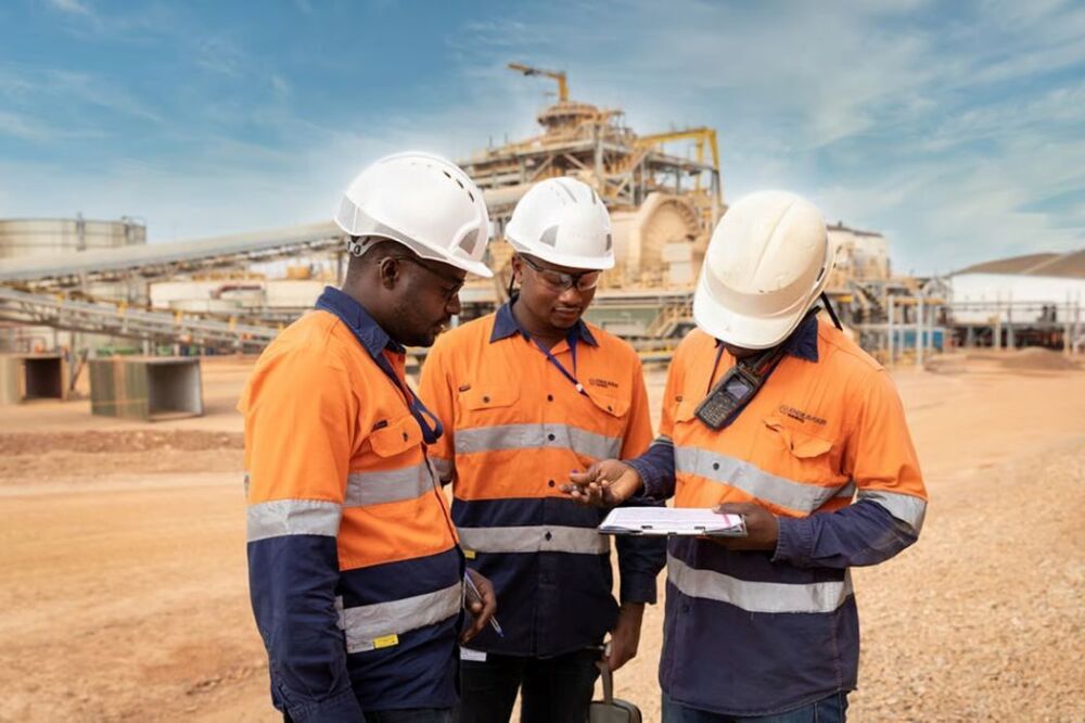 Employés d’Endeavour Mining à la mine d’or d’Ity.