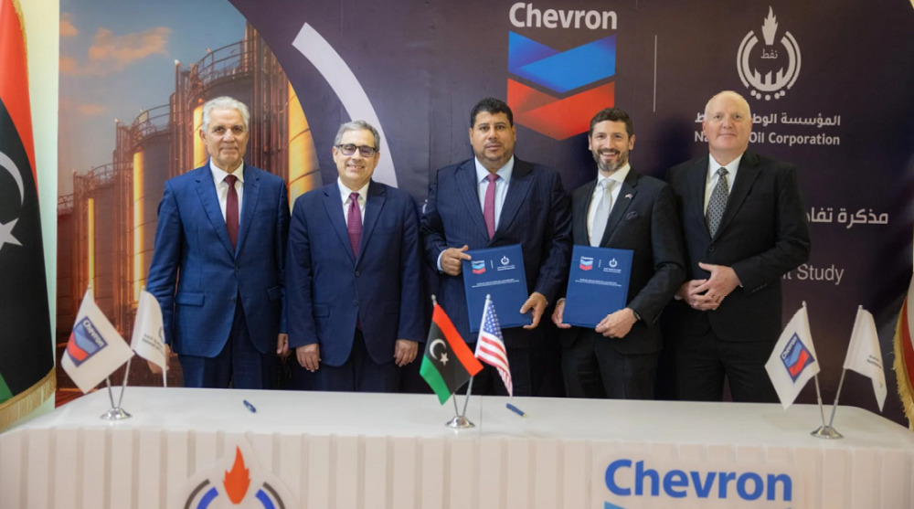 Les estimations évoquent un potentiel d’environ 123 trillions de pieds cubes de gaz et près de 18 milliards de barils de pétrole.