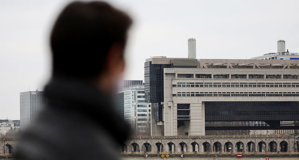 Pour contenir les effets du conflit au Moyen-Orient sur les finances publiques, Bercy envisage de geler le barème des allègements de charges patronales calculés en référence au salaire minimum.