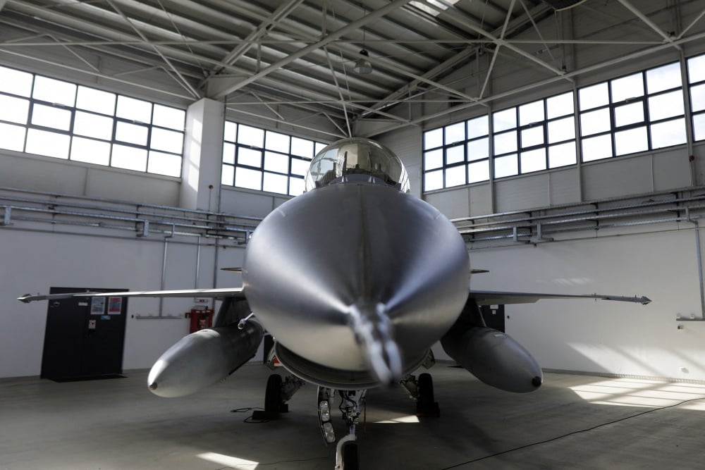 Un F-16 a abattu un drone dans le ciel estonien