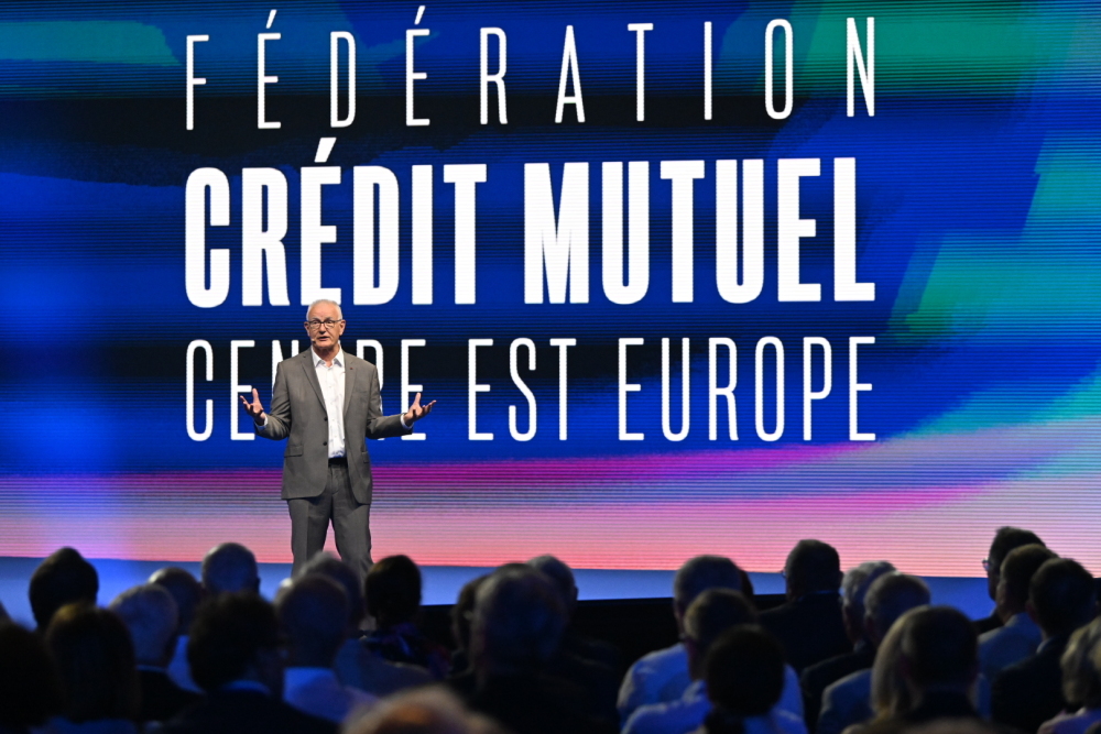 Le Crédit Mutuel veut doubler ses revenus à linternational