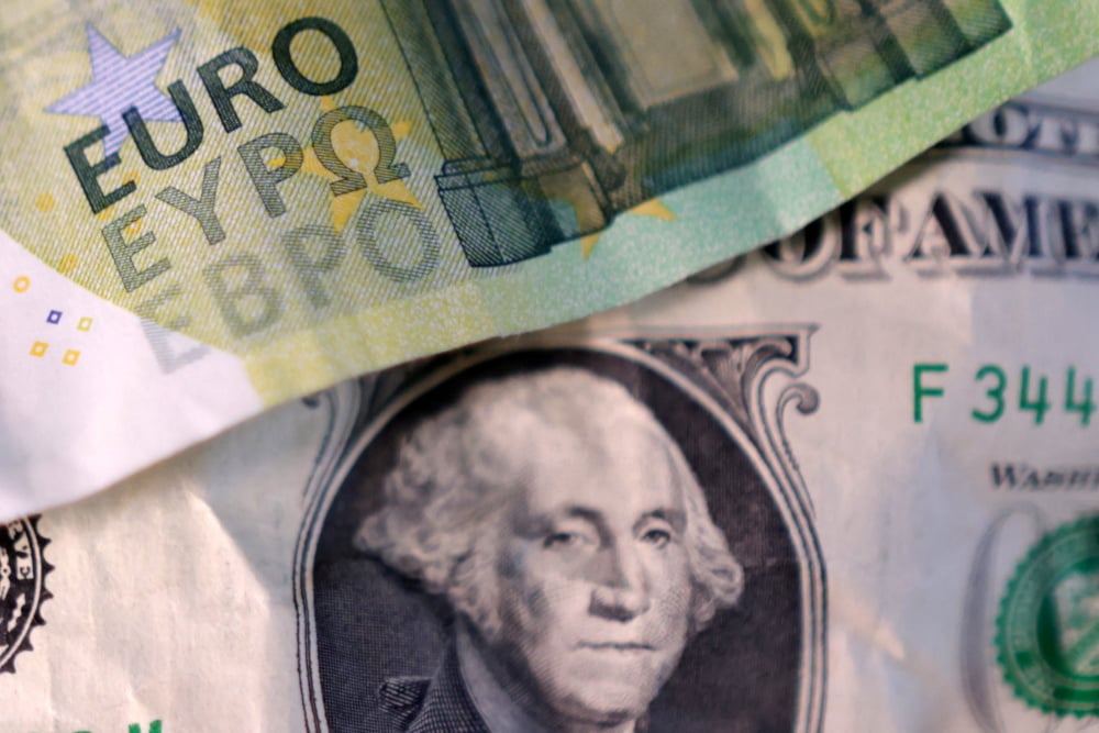 L'euro gagne du terrain comme valeur refuge face à un dollar fragilisé par l'ère Trump