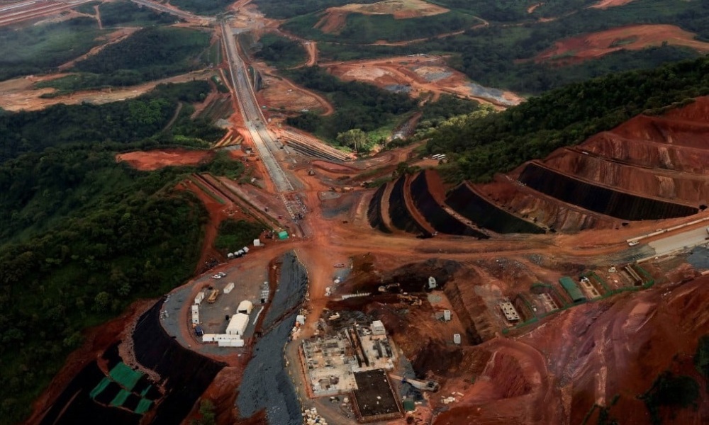À pleine capacité, Simandou devrait exporter jusqu’à 120 millions t de minerai de fer à forte teneur par an, soit près de 5 % de l’offre mondiale.