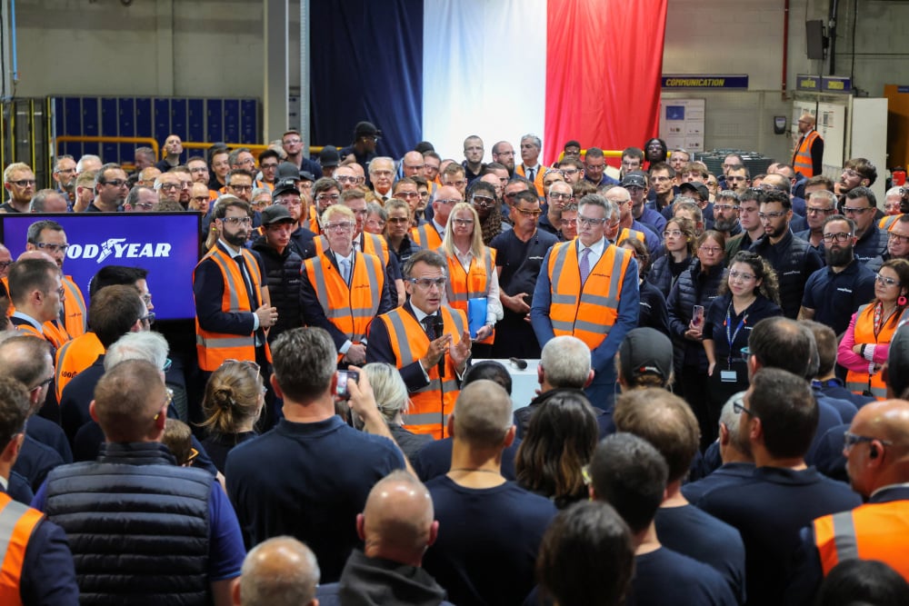 À Amiens, Macron défend la « préférence européenne » devant 