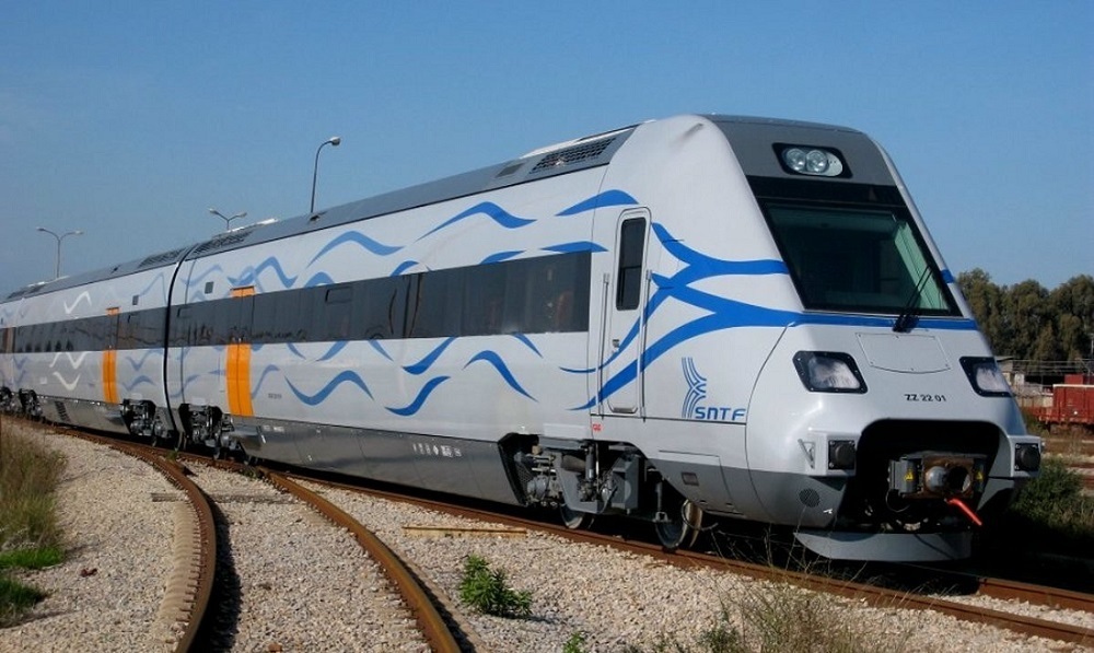 La commande comprend 60 locomotives de haute puissance pour le fret, et 25 locomotives de puissance moindre, pour les opérations dans les gares de triage.