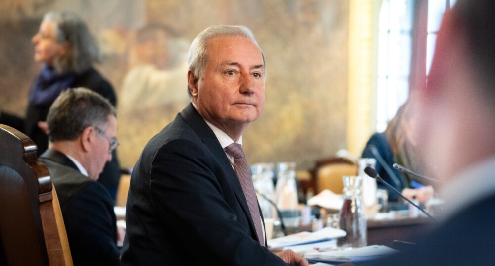 Le maire de Toulouse chiffre le coût des réparations pour la mairie à 45 000 euros après les dégradations post-victoire du PSG en Ligue des Champions.