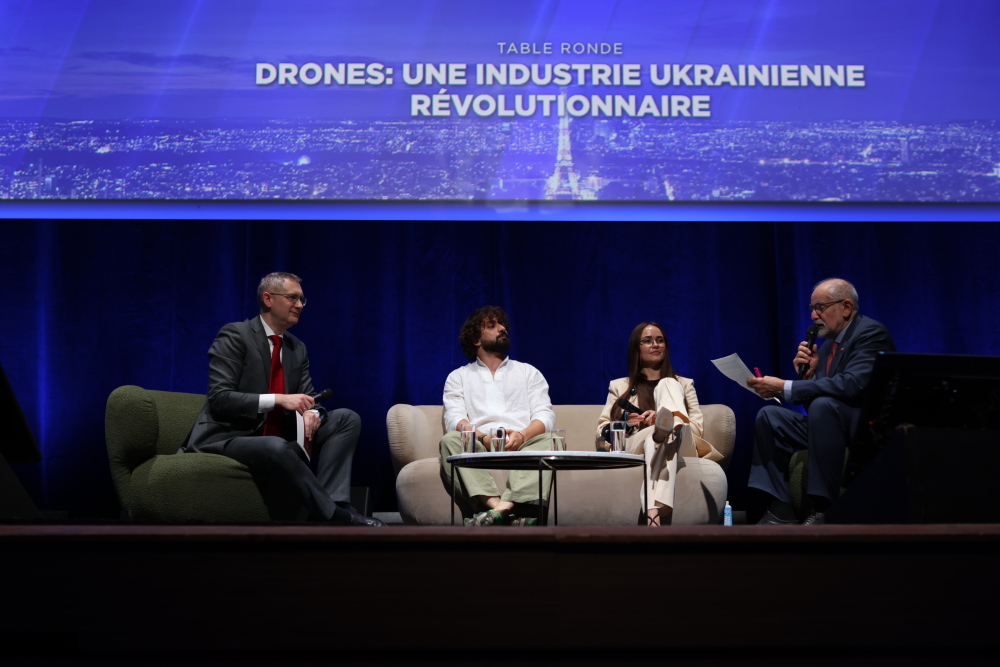 Etaient notamment présents lors du Paris Air Forum Iryna TEREKH (CEO et CTO de FirePoint), Jean-Louis DROPSY (co-fondateur et directeur associé de Sub Rosa) et Oleksander YAKOVENKO (fondateur et CEO de TAF Industries).