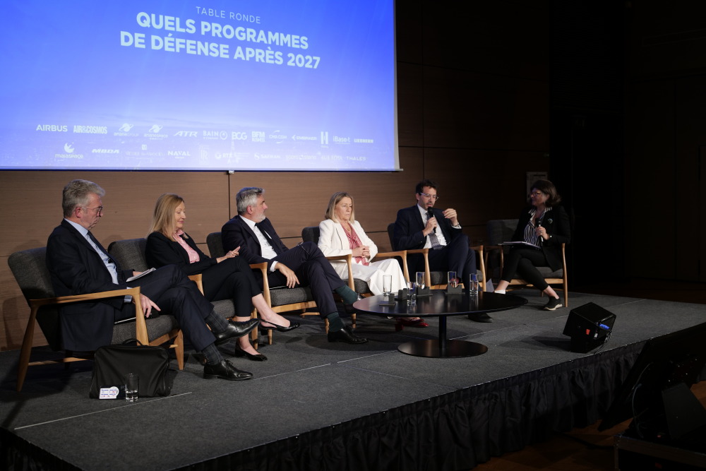 Le Paris Air Forum accueillait cette année une table ronde consacrée aux programmes de défense après 2027.