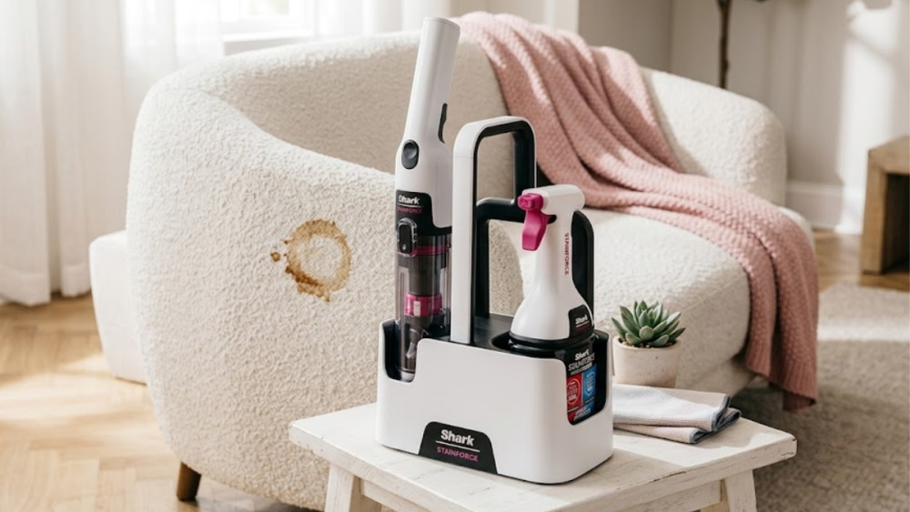 Son format compact permet de l’utiliser facilement sur canapé, tapis ou siège de voiture en quelques secondes.