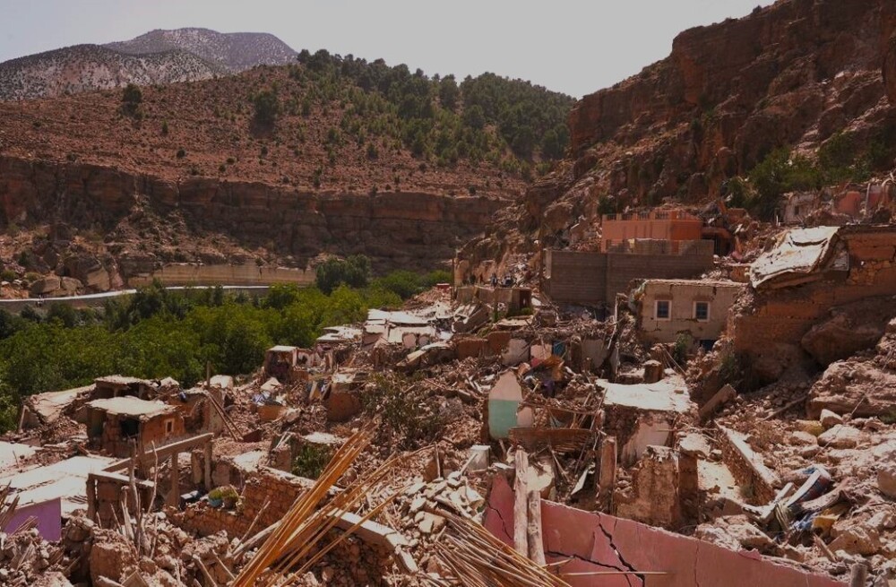 Le séisme de 2023 dans le Haut Atlas a accéléré la mise en œuvre d'une reconstruction territoriale plus robuste face aux futurs risques.