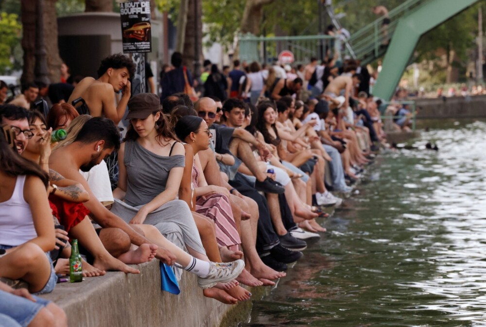 Au bord du canal Saint-Martin, le 18 juin.