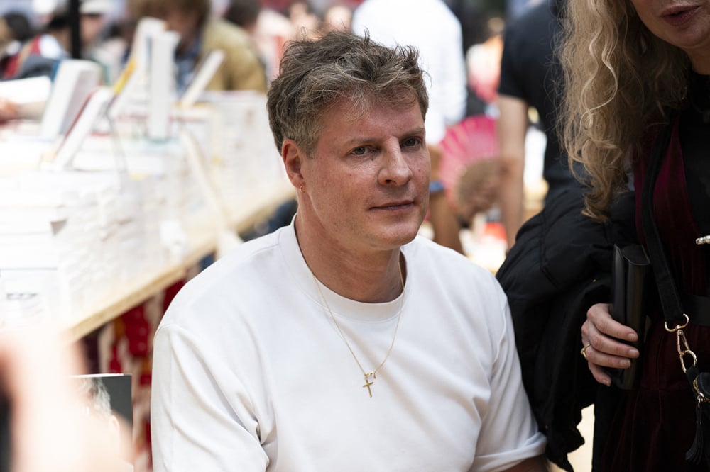 Le chroniqueur télé Matthieu Delormeau s'est confié dans son livre « Addictions ».
