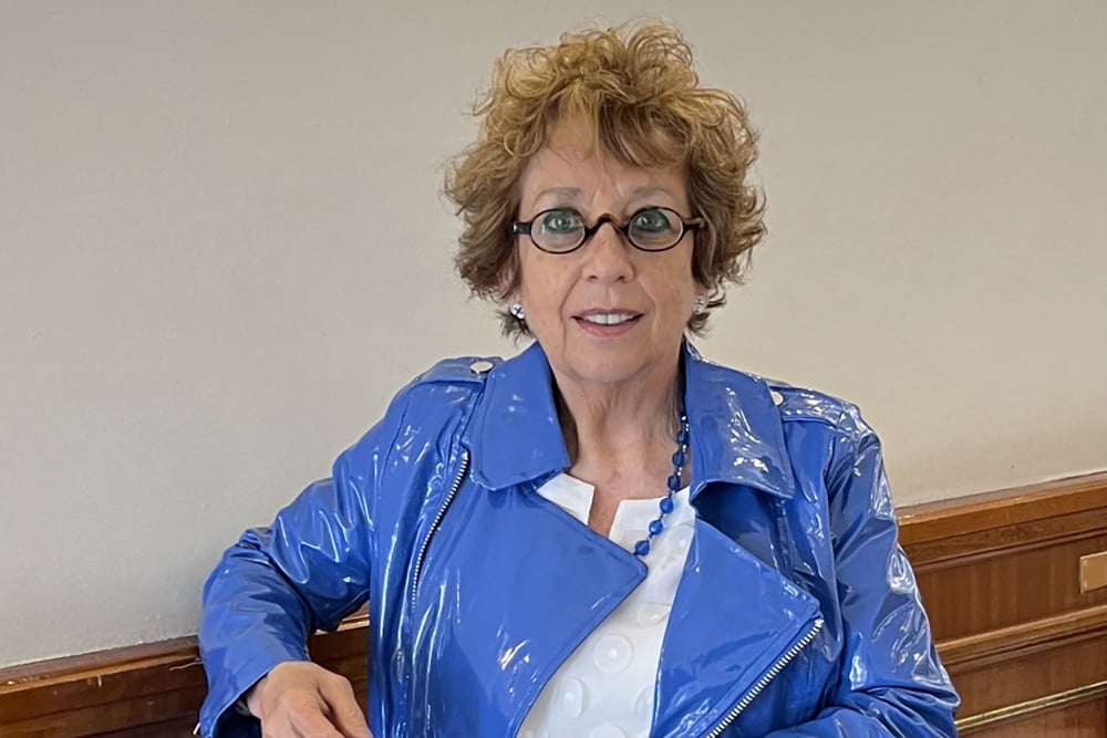 Ghyslaine Pierrat est auteur de 3 ouvrages dont : " La communication n'est pas un jeu ", Éditions de l'Harmattan.