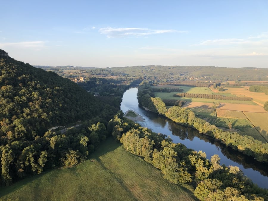 La Dordogne est un des fleuves qui dispose d'un établissement public de gestion de l'eau commun à l'ensemble de son bassin versant.