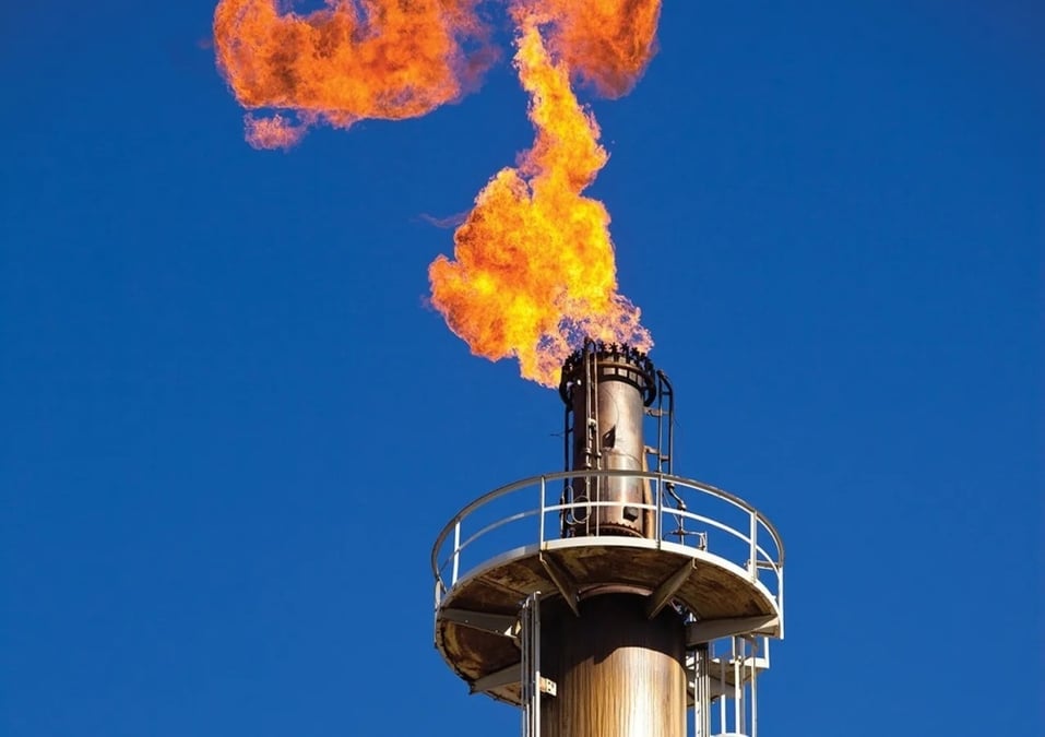 Torchage de gaz naturel : une pratique au cœur des nouvelles contraintes européennes sur le méthane.