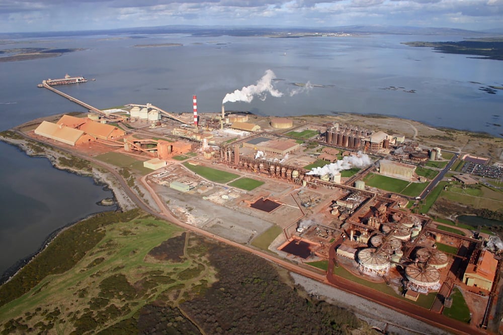 L’usine Aughinish Alumina, la plus grande raffinerie d’alumine en Europe, à Limerick, sur la côte ouest irlandaise.
