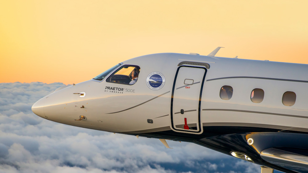 Le Praetor 500E, triple-certifié.