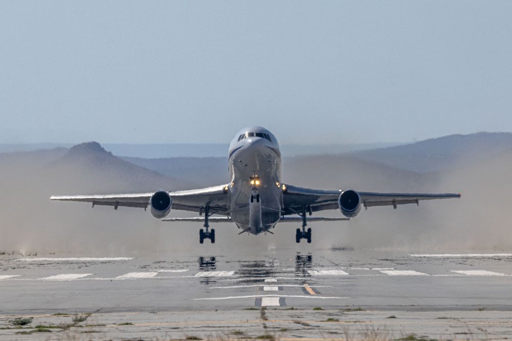 Décollage de Pagasus-XL sous le ventre du L-1011.