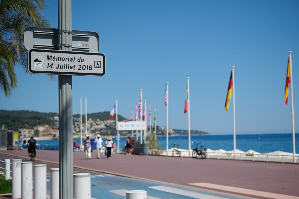 Sur la promenade des Anglais, à Nice.