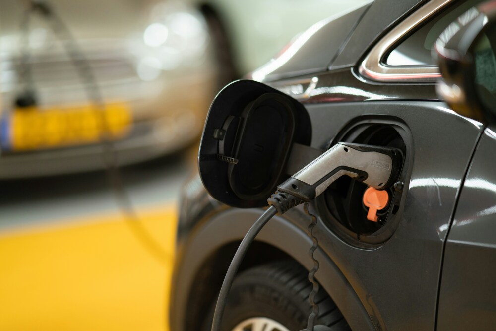 Depuis le début de l'année, les ventes de voitures électriques d'occasion ont ainsi bondi de 54%. Et sur le seul mois de juin, elles sont en hausse de 73%.