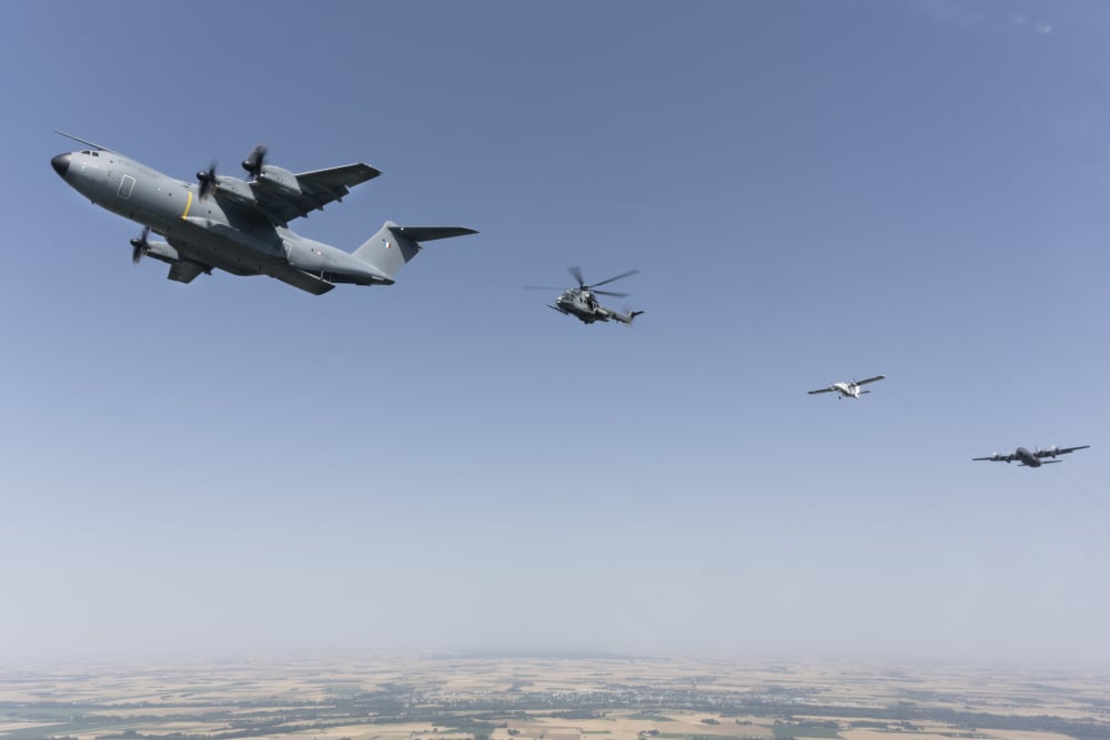 L’A400M va intégrer des capacités utiles pour les forces spéciales. La repetition du defile aerien de la fete nationale a eu lieu au dessus de la base aerienne 123 d'Orleans le 24 juin 2026, environ 78 aeronefs de l'armee de l'Air Et de l'Espace et...