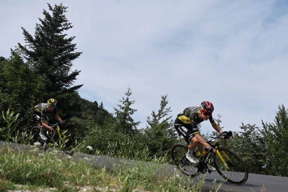 Jonas Vingegaard, coureur danois de l'équipe Visma Lease a Bike, avant sa chute lors de la 15e étape du Tour de France 2026, le 19 juillet.