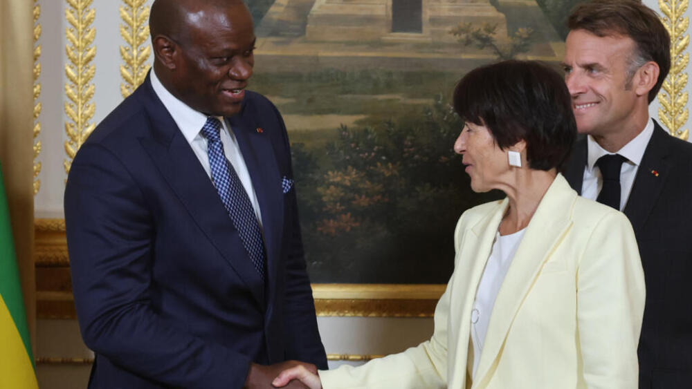 Brice Oligui Nguema, président de la République gabonaise, Christel Bories, PDG d'Eramet et Emmanuel Macron, président de la République française.