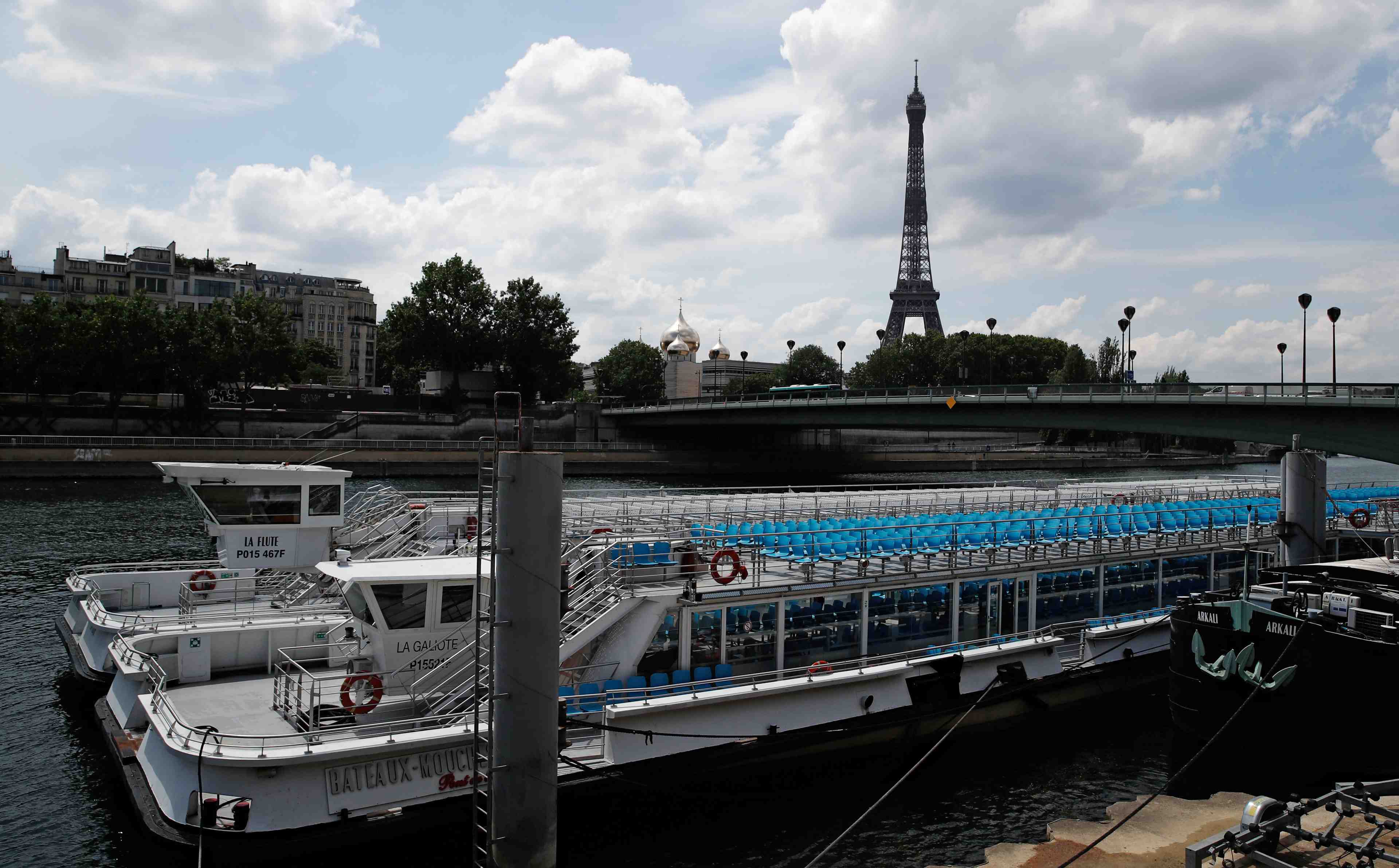 Les parisiens redecouvrent leur ville sans touristes