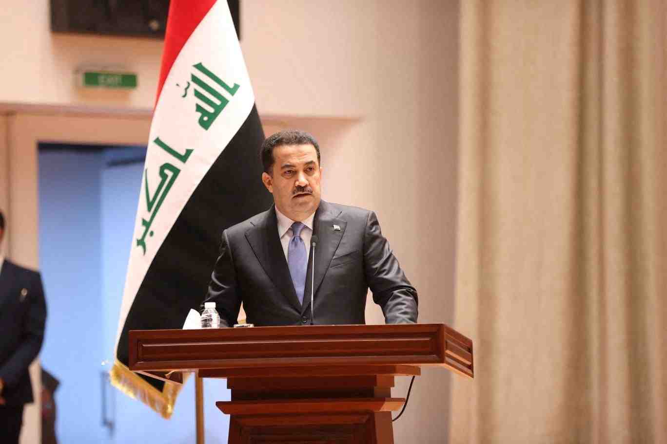 Mohammed shia al-sudani prend la parole lors d'un vote sur le cabinet de sudani au parlement a bagdad, en irak