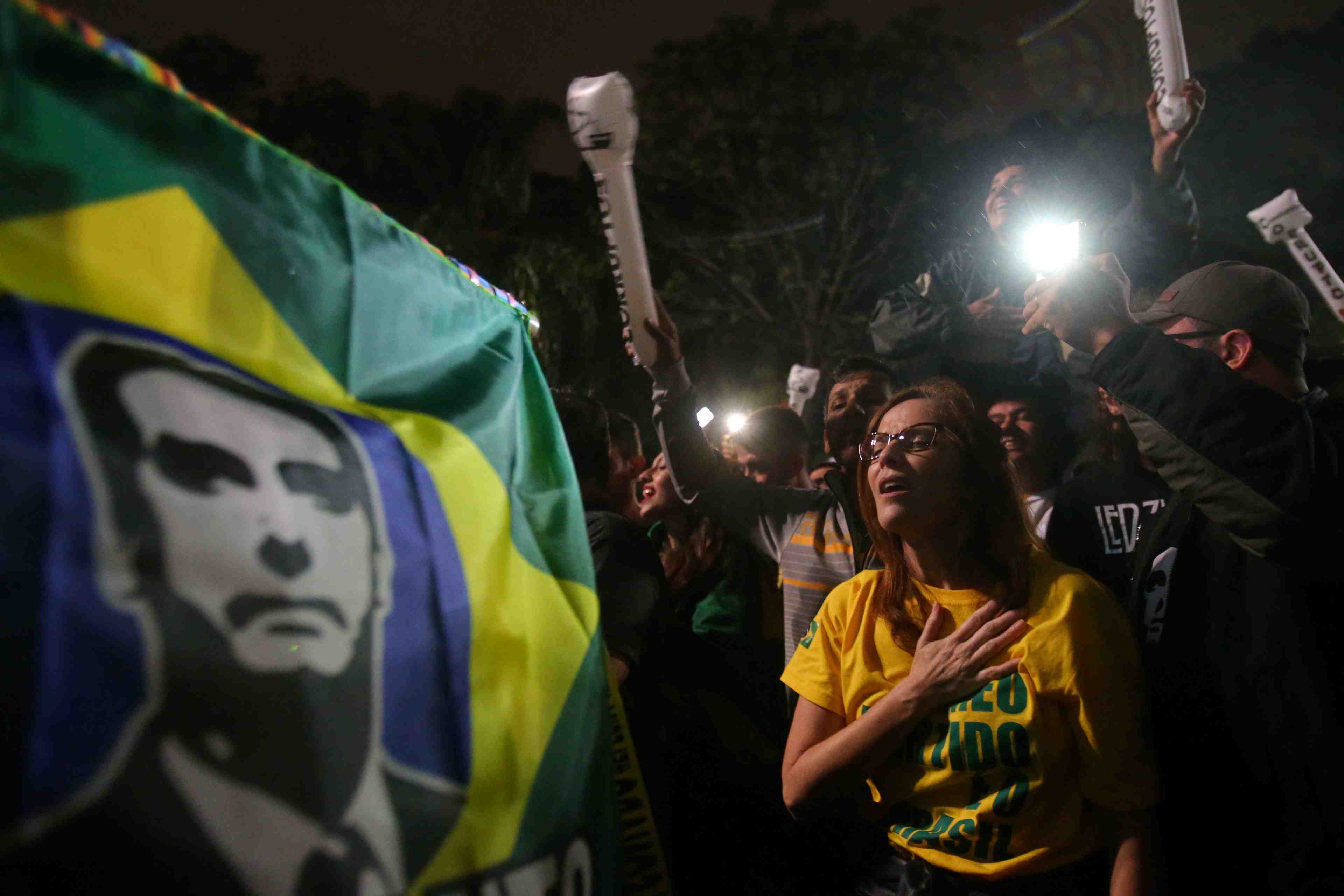 Bolsonaro largement elu a la presidence, le bresil vire a droite
