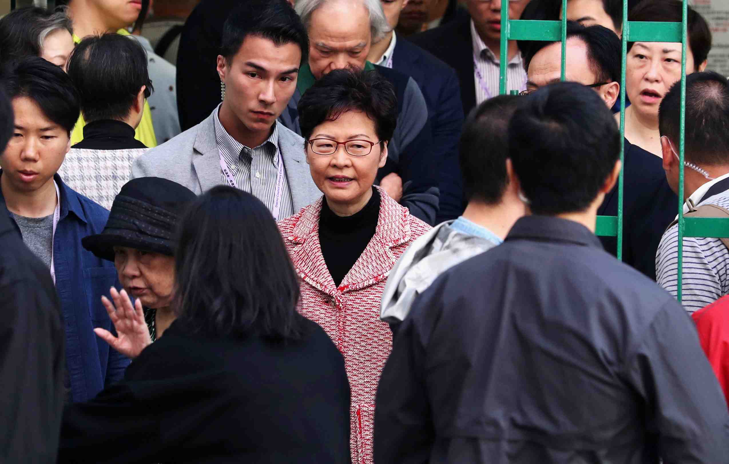 Elections locales a hong kong, un test pour carrie lam