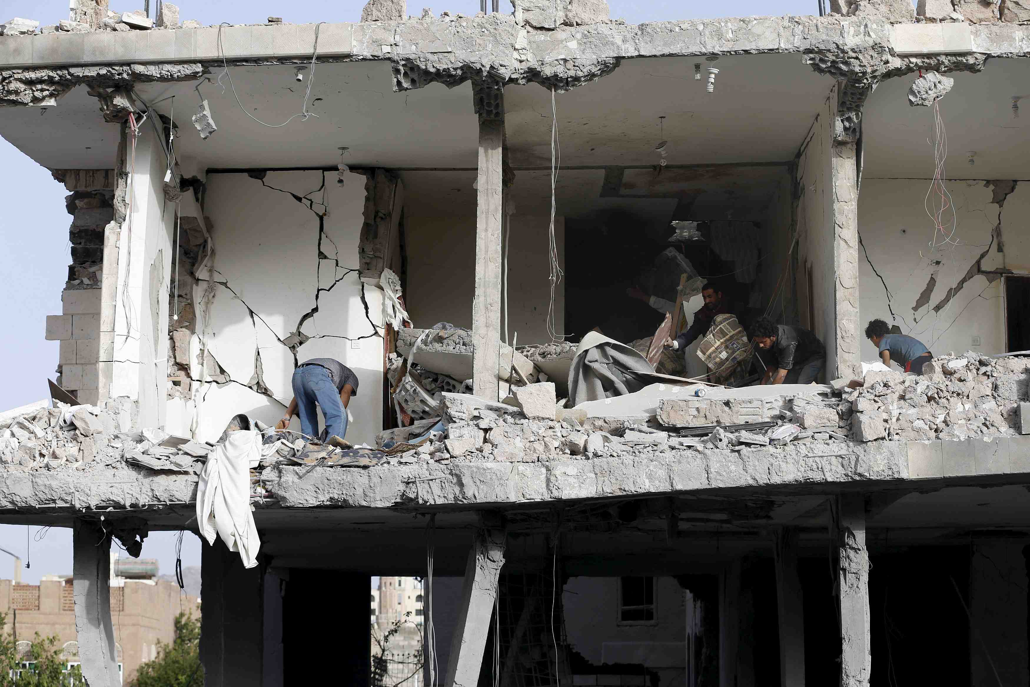 Les raids aeriens de la coalition saoudienne se poursuivent au yemen