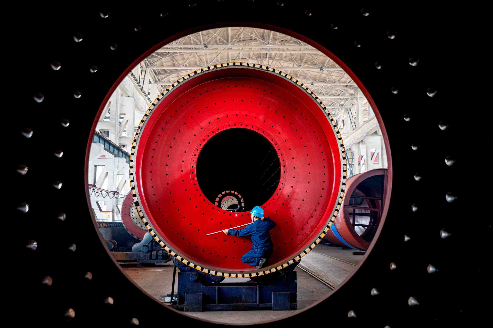 Chine: l'activite manufacturiere a progresse a un pic de 13 mois, montre l'enquete caixin