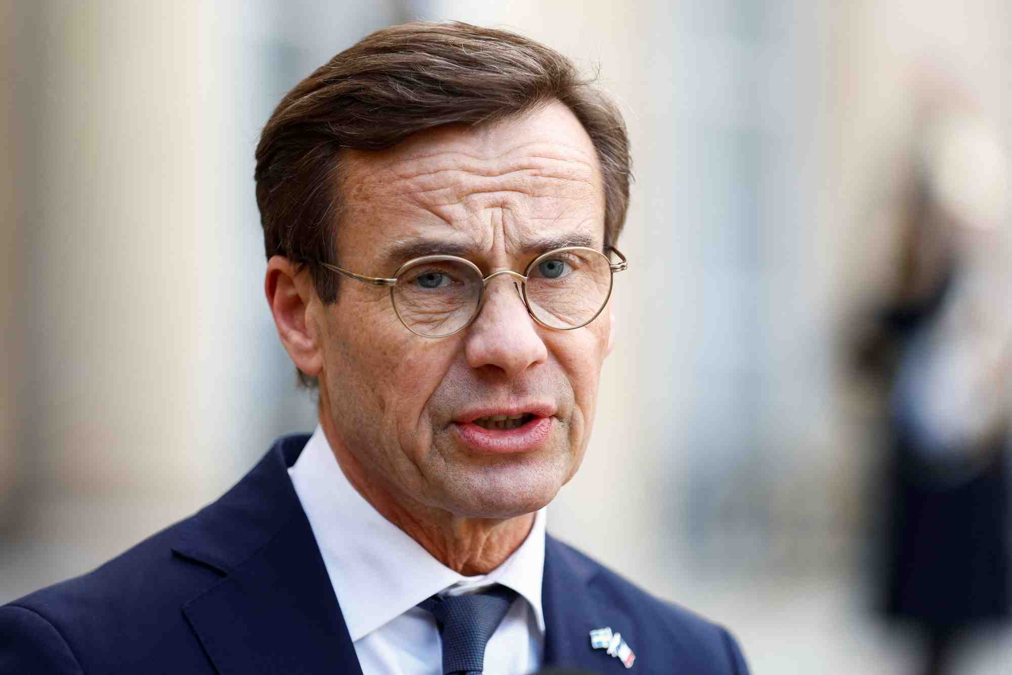Le president francais macron rencontre le premier ministre suedois kristersson a paris