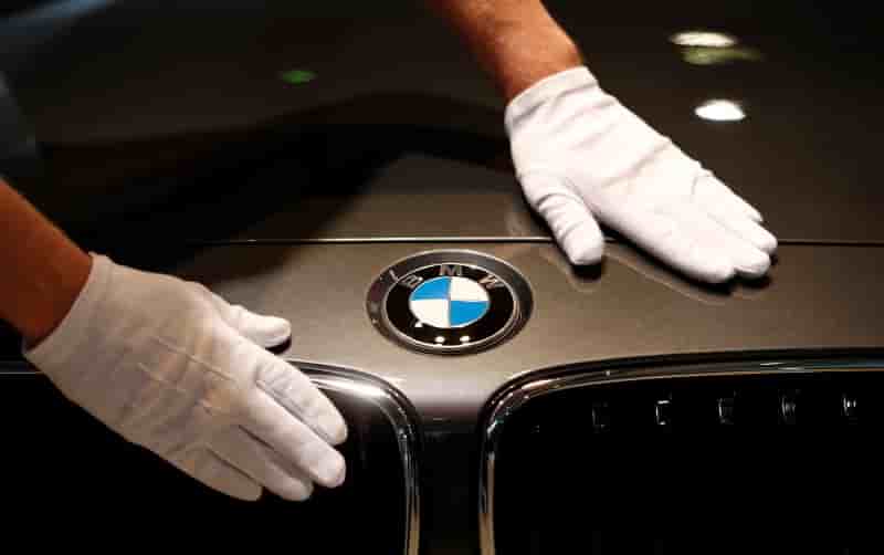 Bmw, audi et mercedes-benz recrutent dans la high-tech
