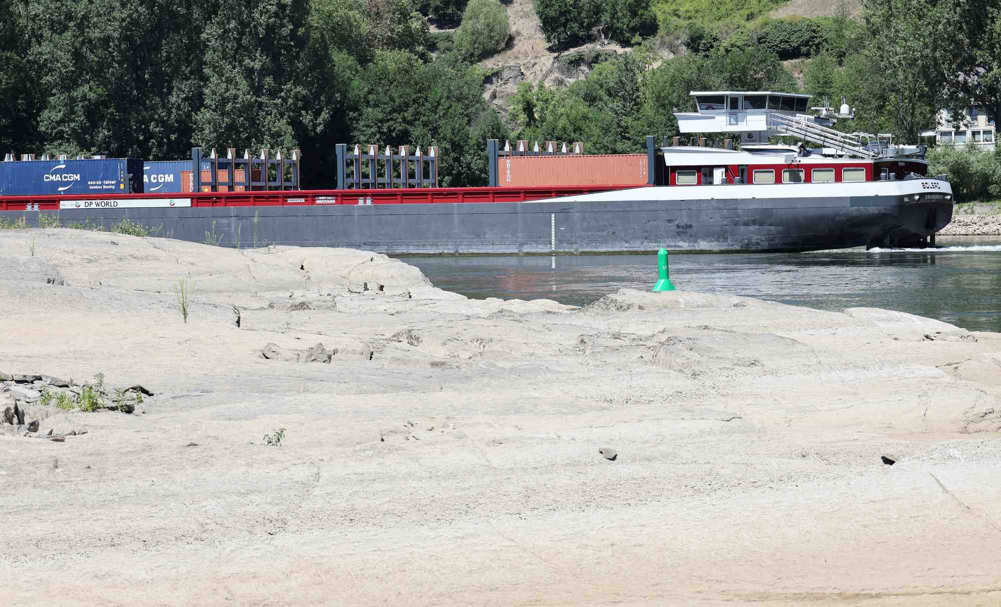 Le faible niveau des eaux du rhin menace la croissance allemande