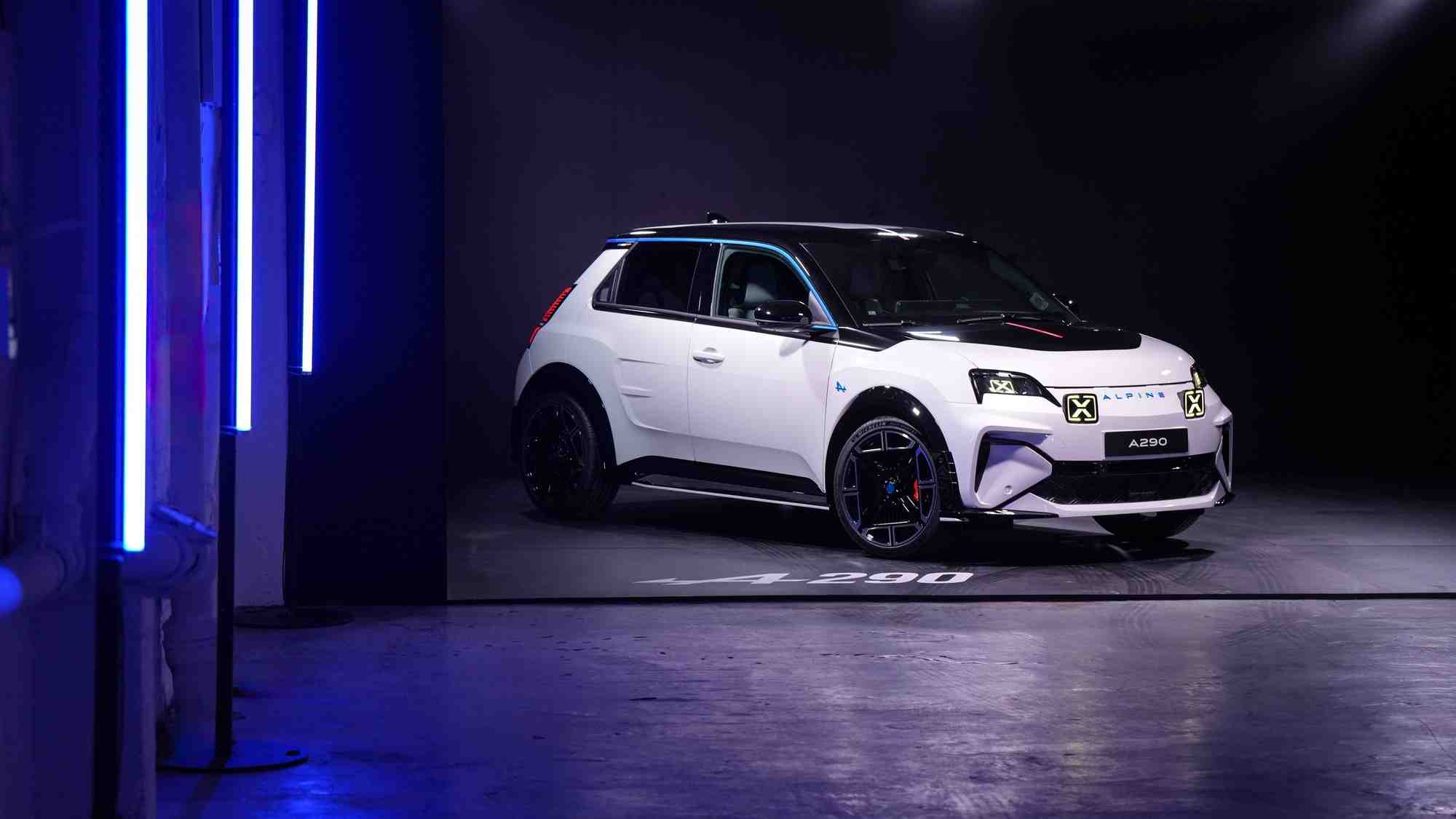 La petite A290 ressemble pour beaucoup à la future R5 que lancera la marque au losange dans quelques mois.