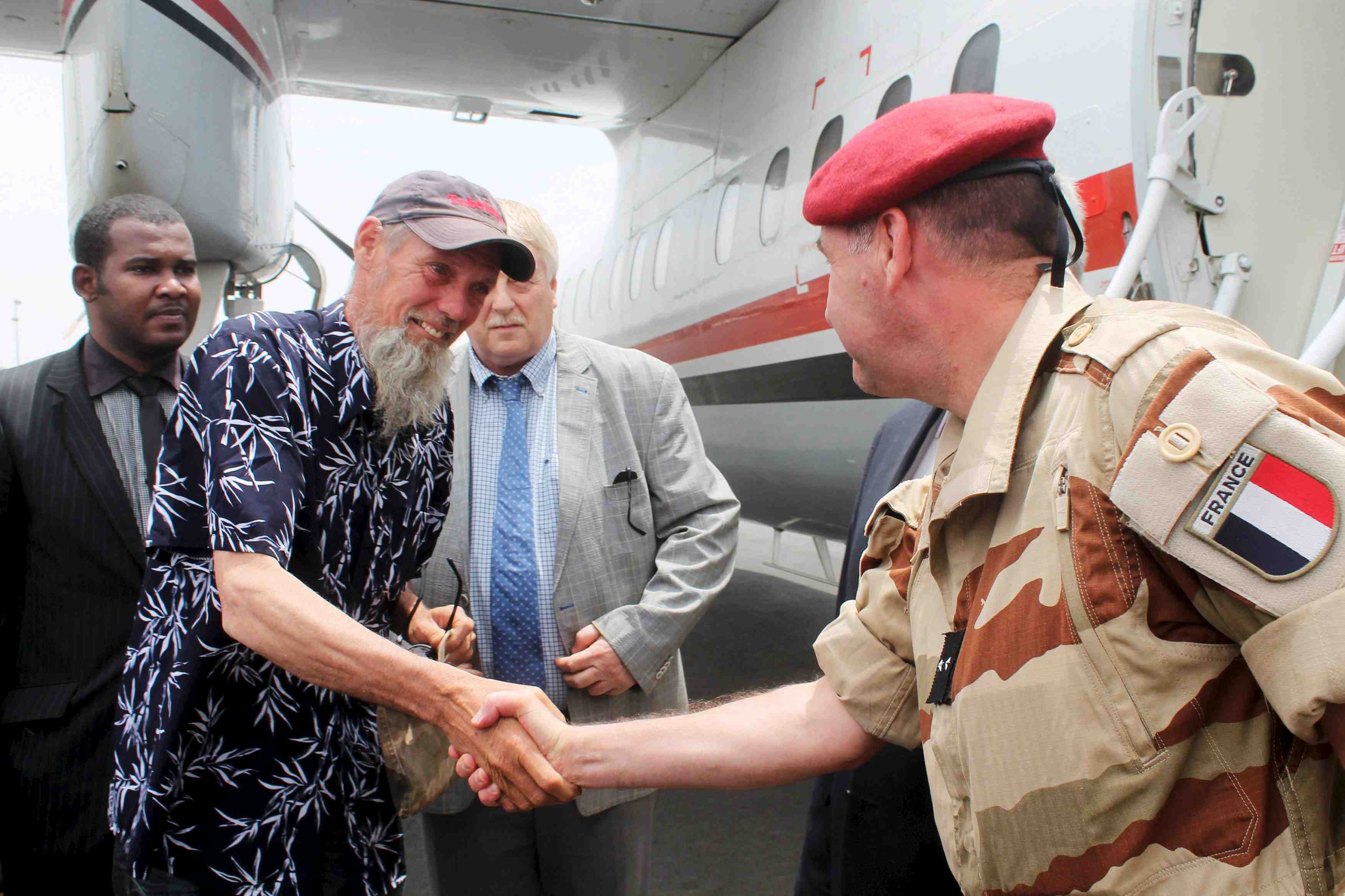 L'otage neerlandais libere lundi par les forces francaises est arrive a bamako