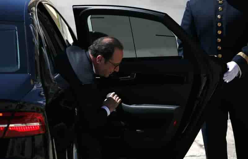 Hollande demande aux parlementaires guyanais de ramener le calme