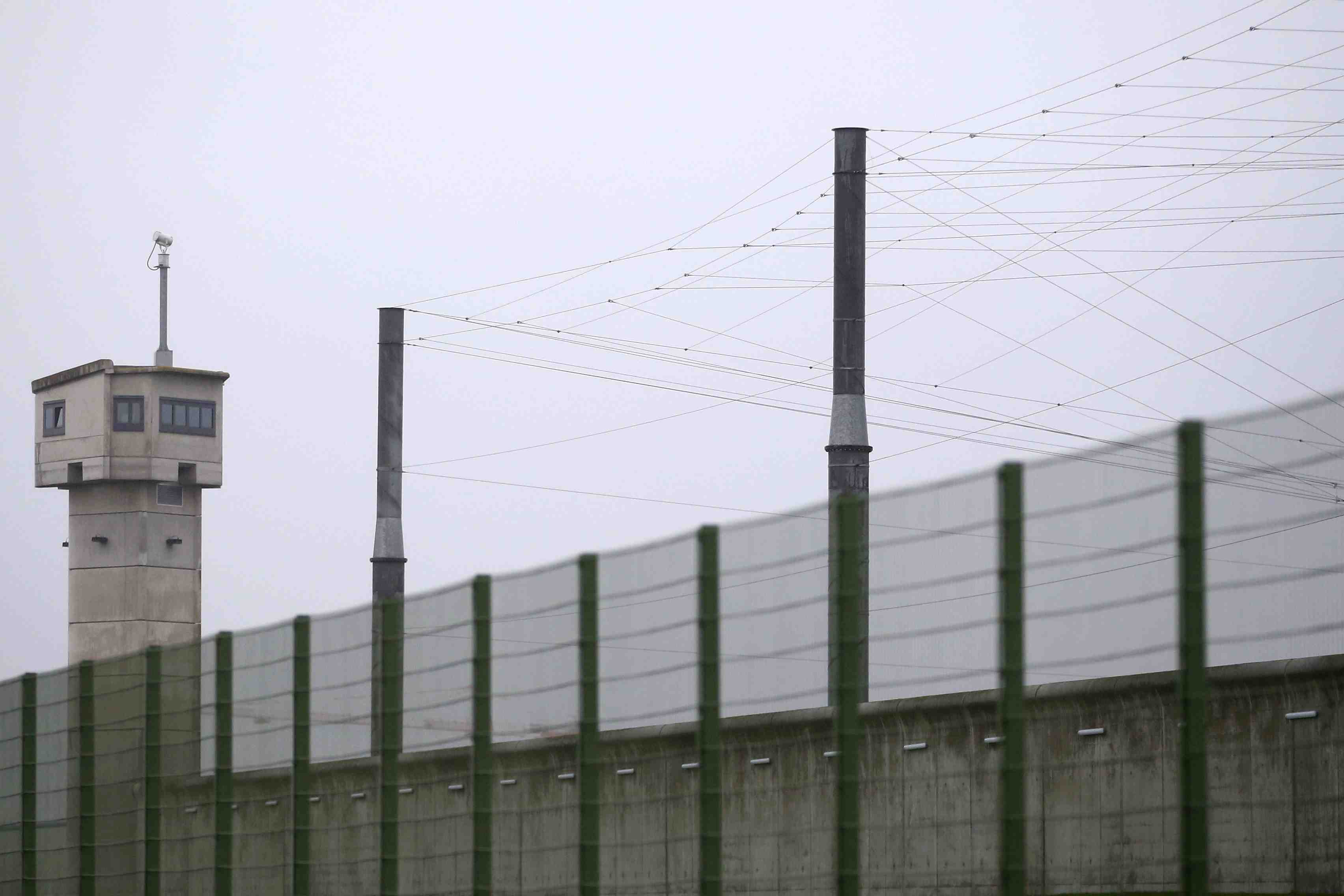 Le fn veut une commission d'enquete sur les detenus radicalises