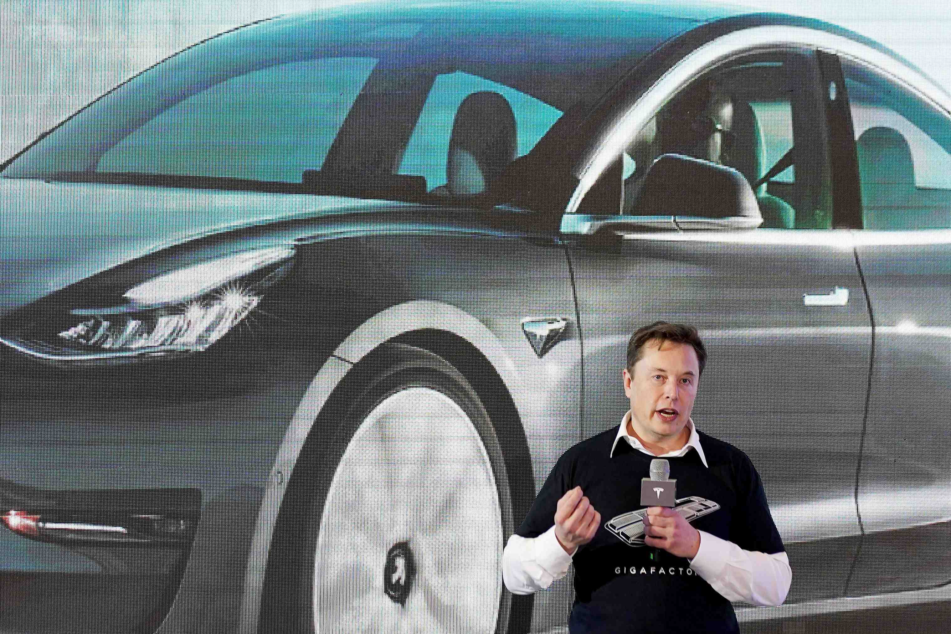 Musk dit avoir contacte apple par le passe pour revendre tesla