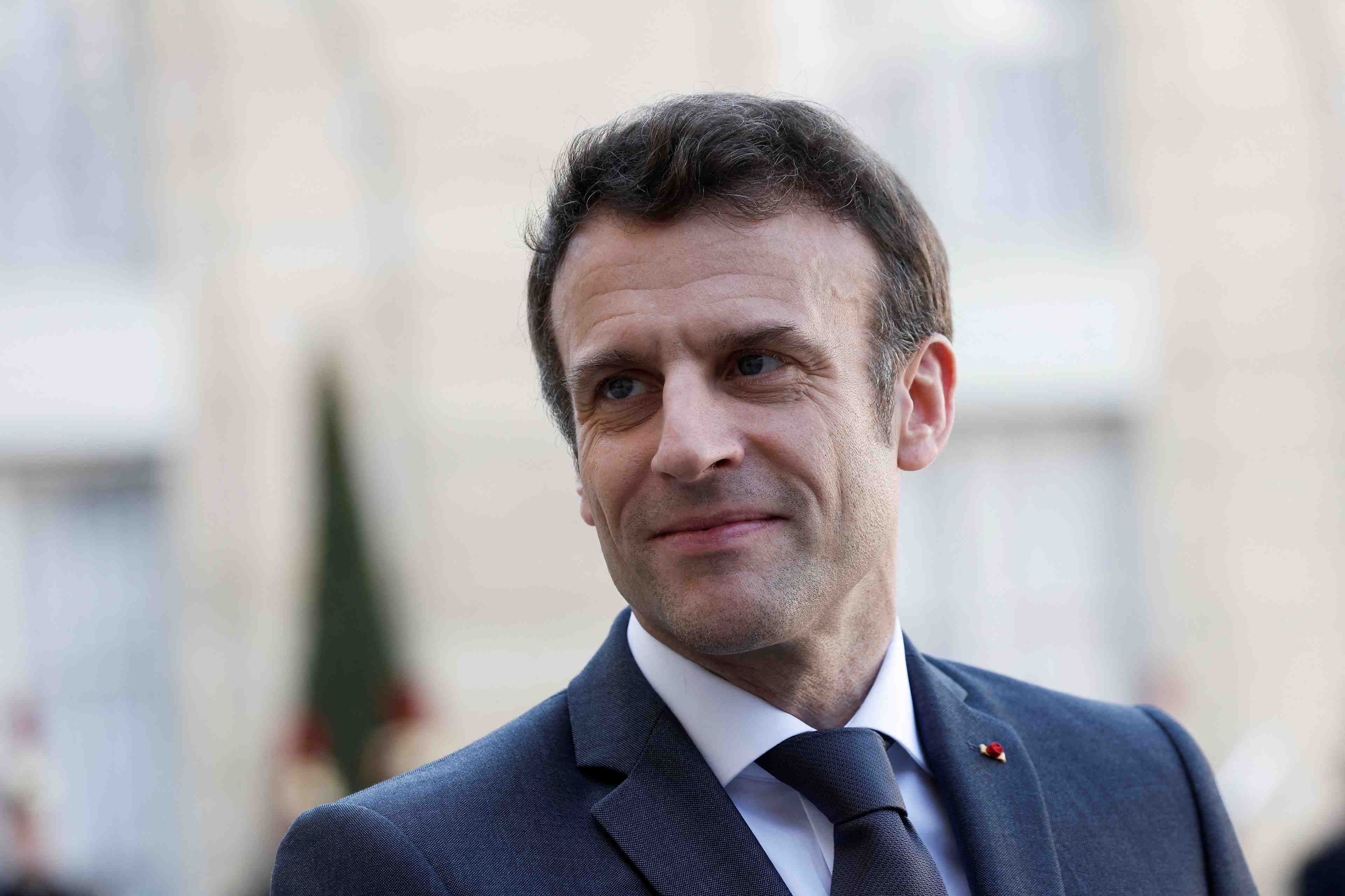 Ukraine: macron denonce l'utilisation par la russie d'"armes explosives" contre les civils
