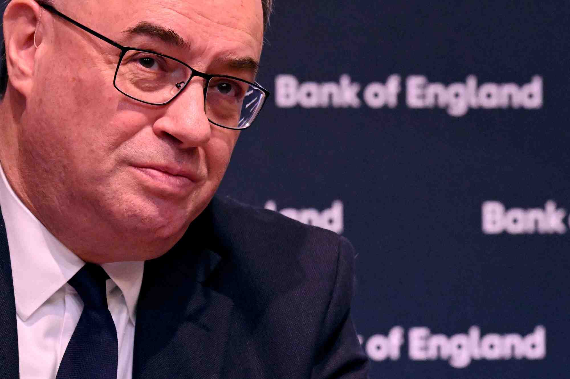 Le gouverneur de la banque d'angleterre andrew bailey lors d'une conference de presse a londres