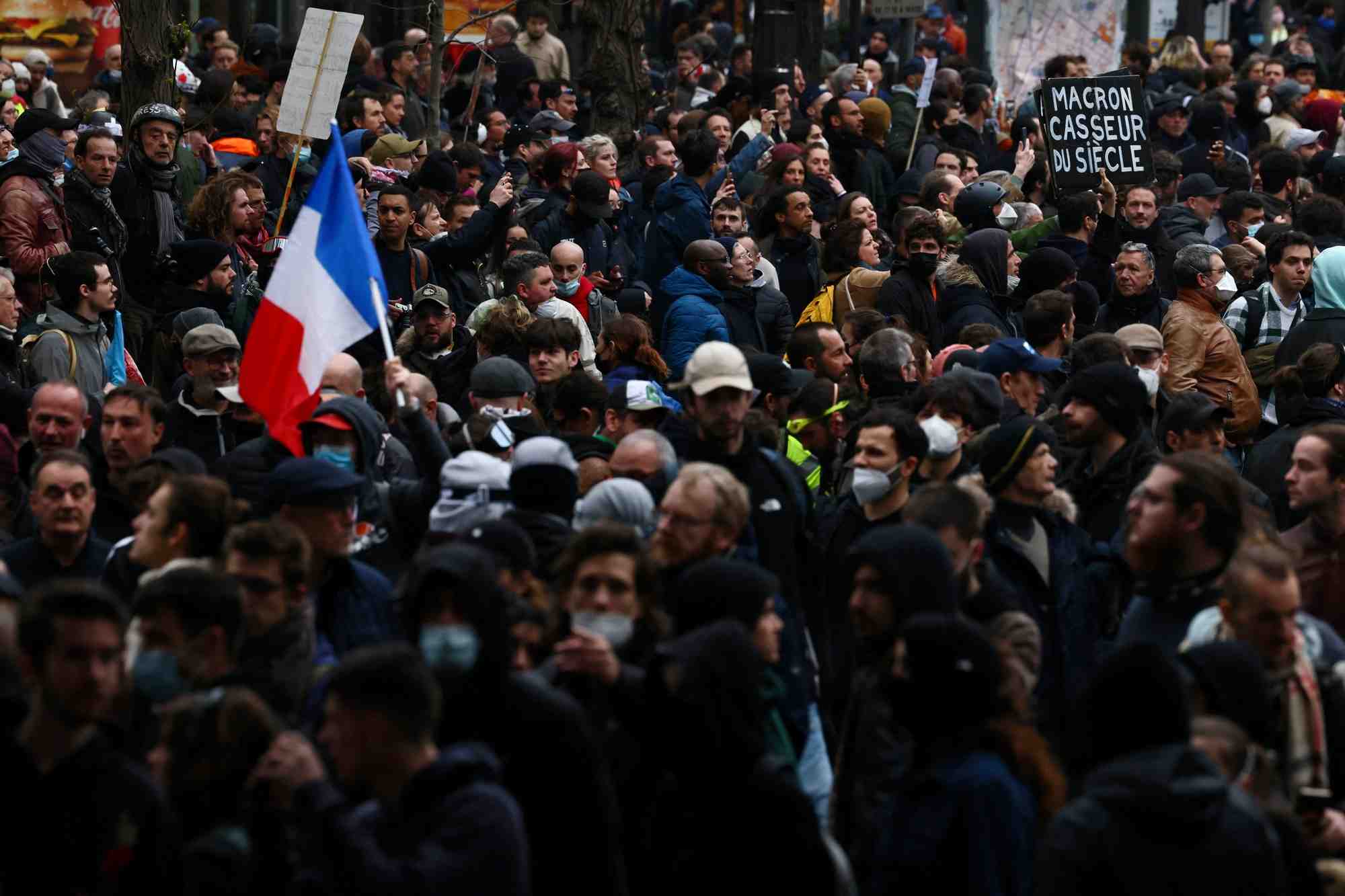 Manifestations a paris contre la reforme des retraites du gouvernement francais