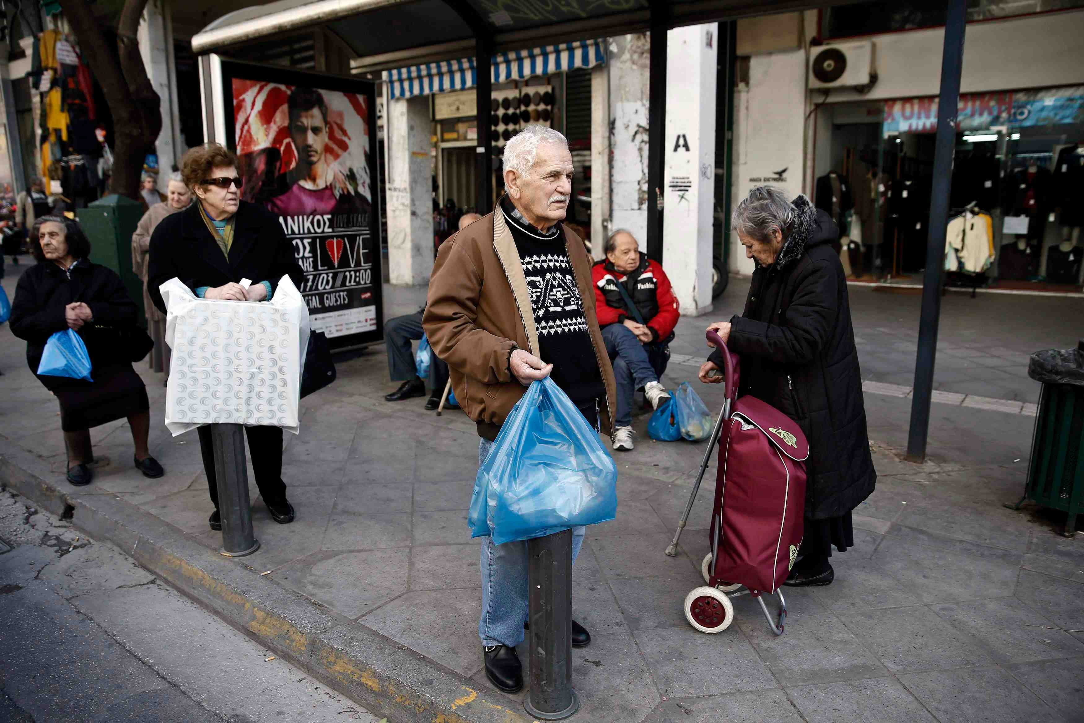 Le gouvernement grec s'attaque a la "crise humanitaire"