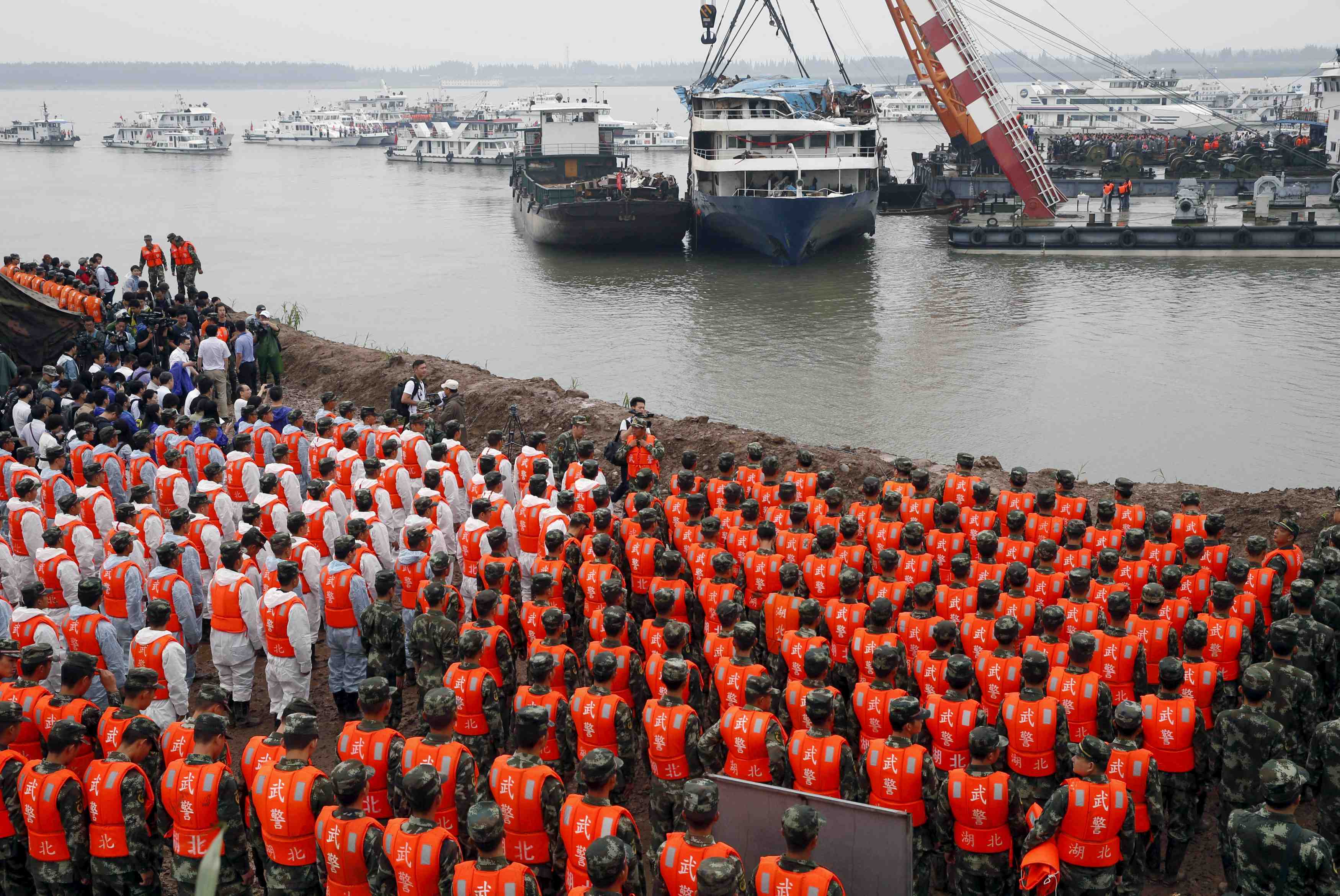 Le bilan du naufrage sur le yangtse atteint desormais 431 morts