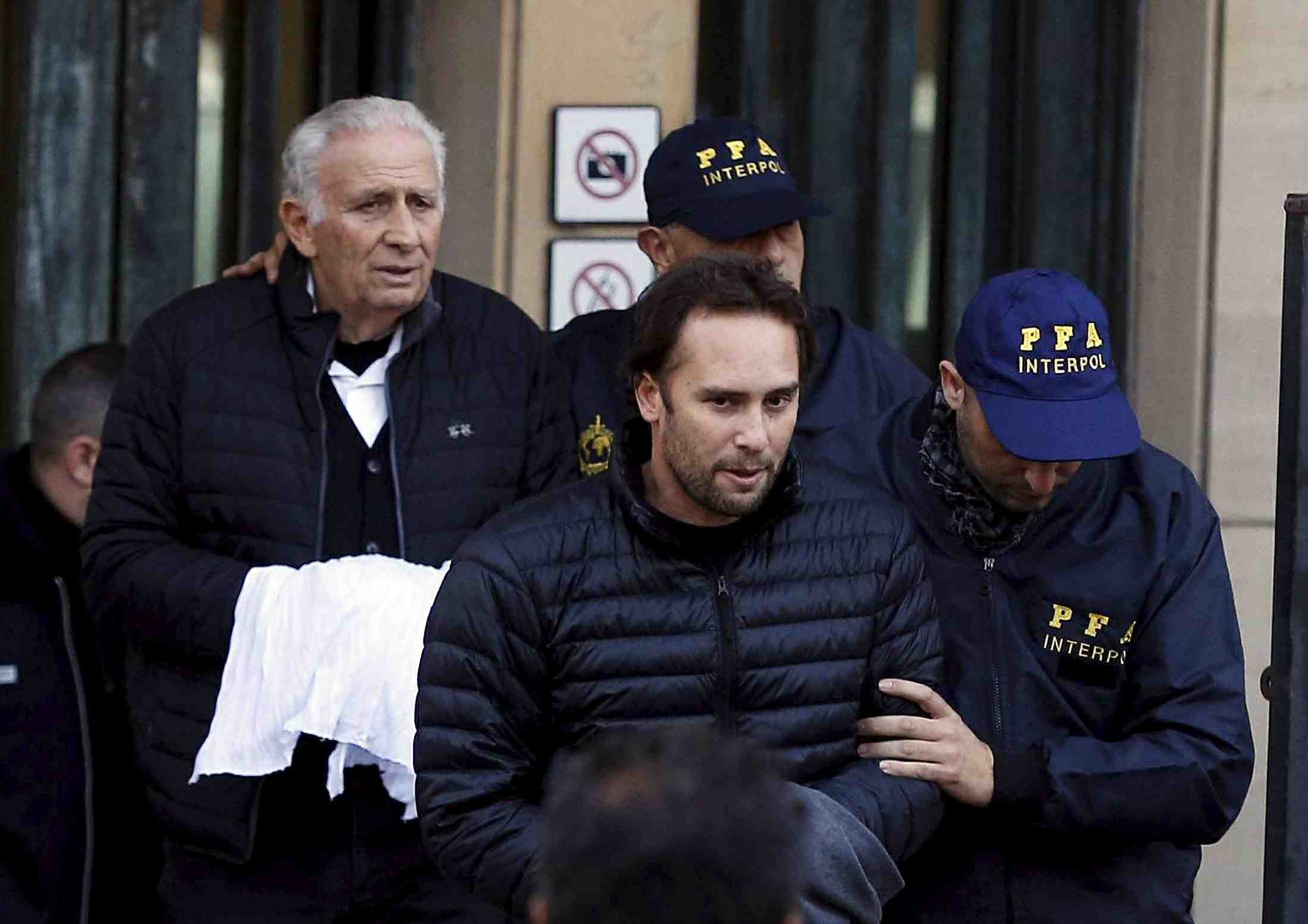 Deux argentins vises par l’enquete sur la fifa assignes a domicile