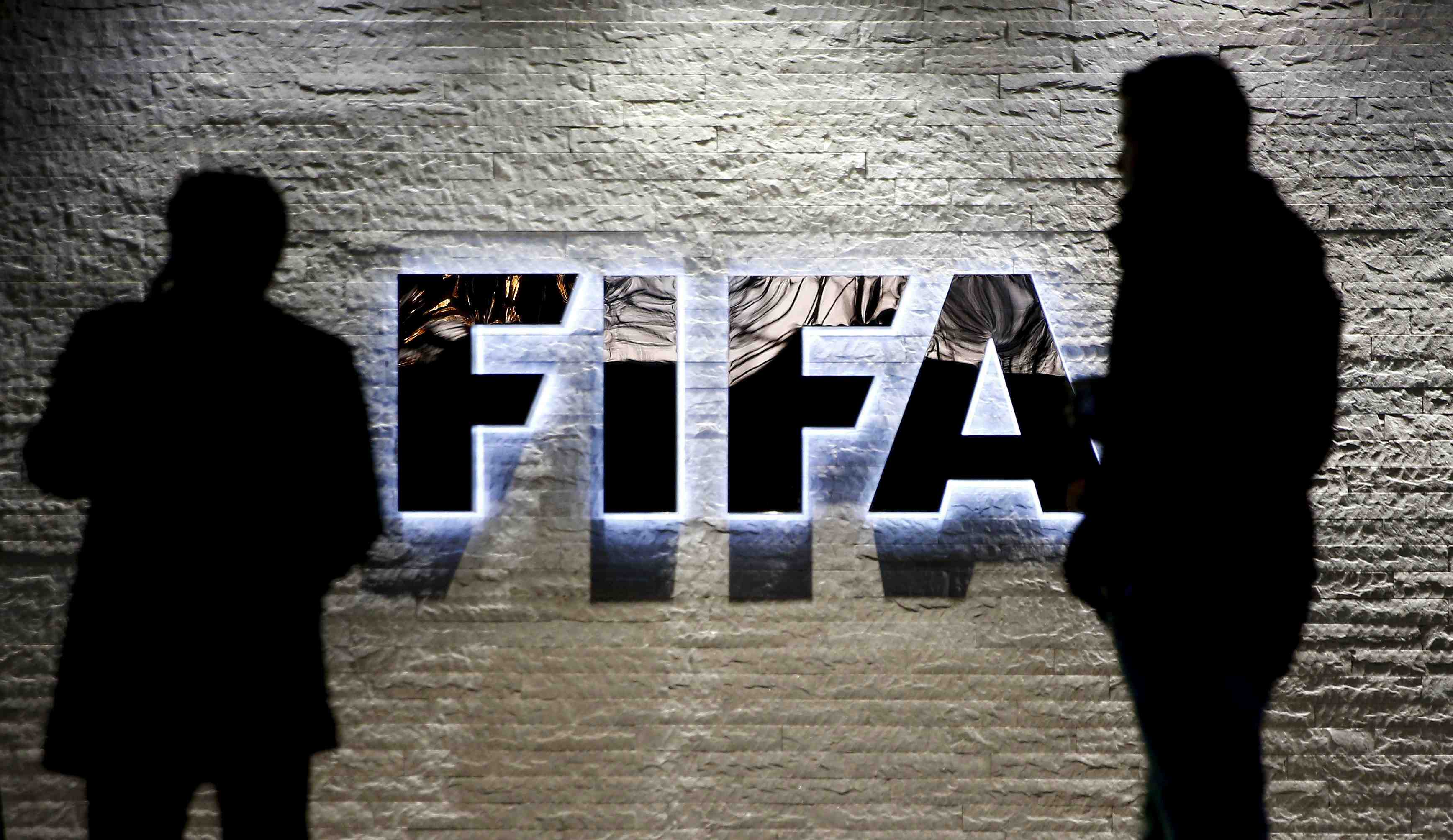 La suisse enquete sur 133 transactions douteuses liees aux coupes du monde 2018 et 2022