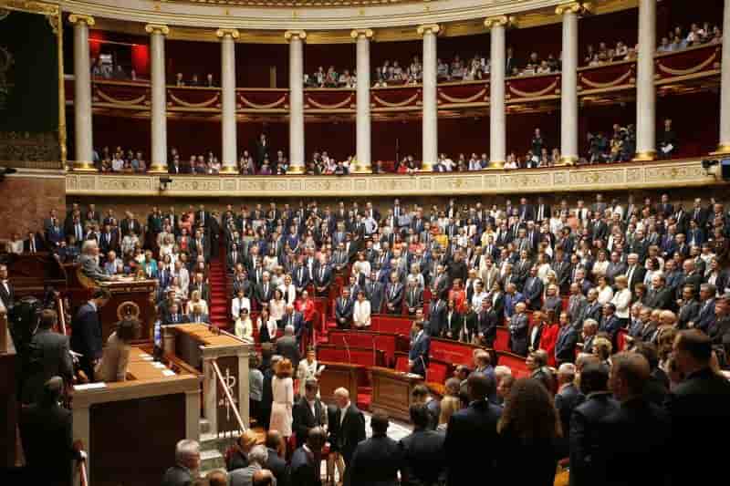 L'assemblee vote l'interdiction des emplois familiaux